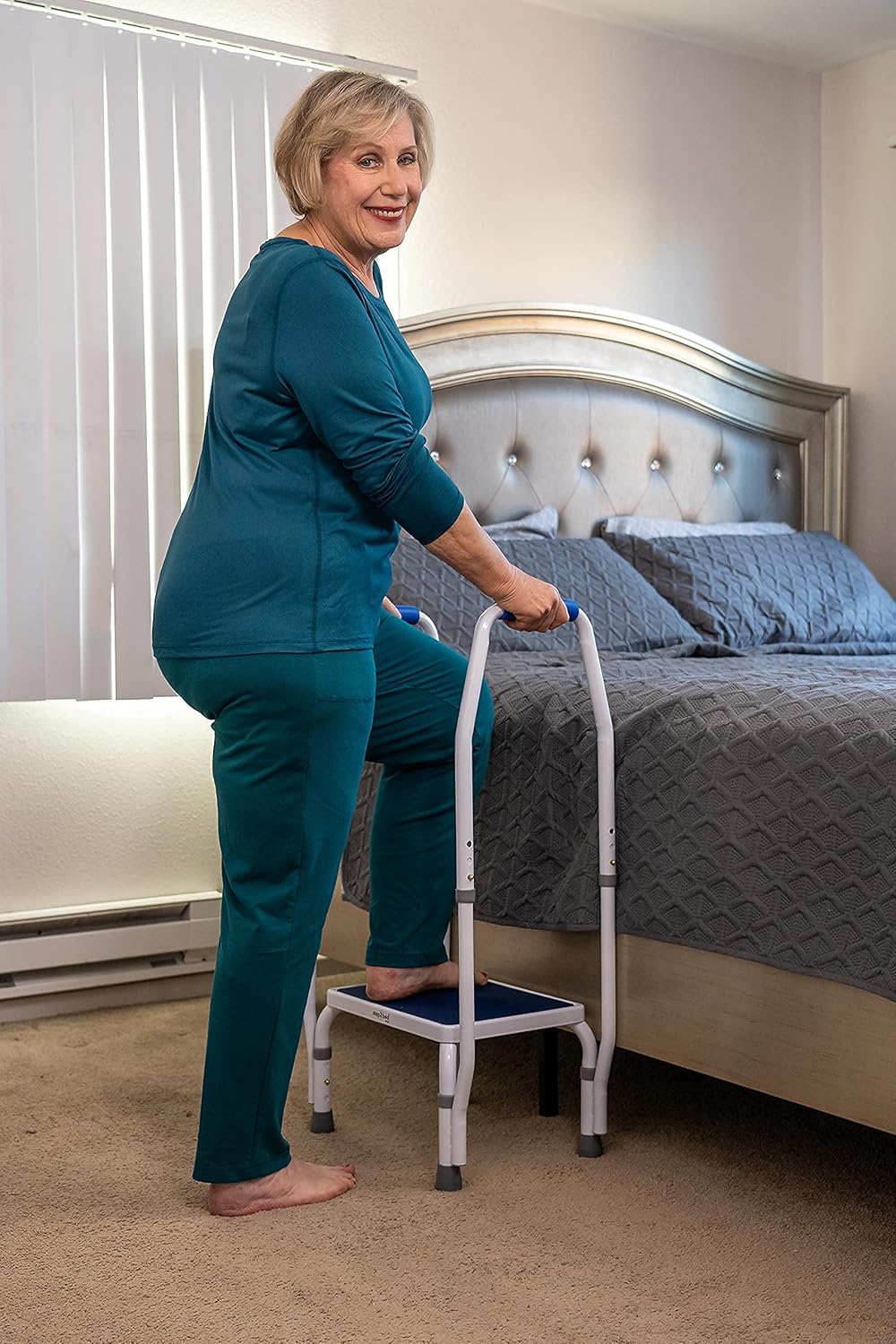 Adjustable Height Stainless Steel Step Stool with Handle E3421