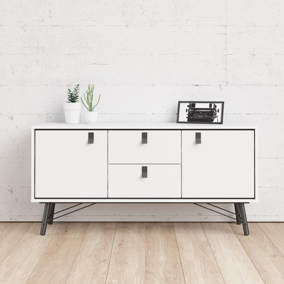 2 Door 2 Drawer Sideboard B436